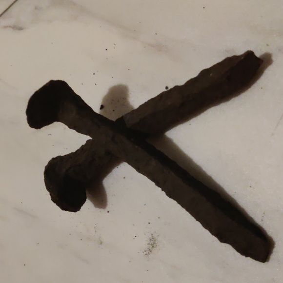 1928 Cross roads Rail road spikes x2 - Picture 2 of 4